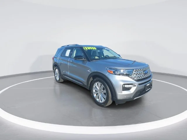 Used 2022 Silver Ford Limited image 2