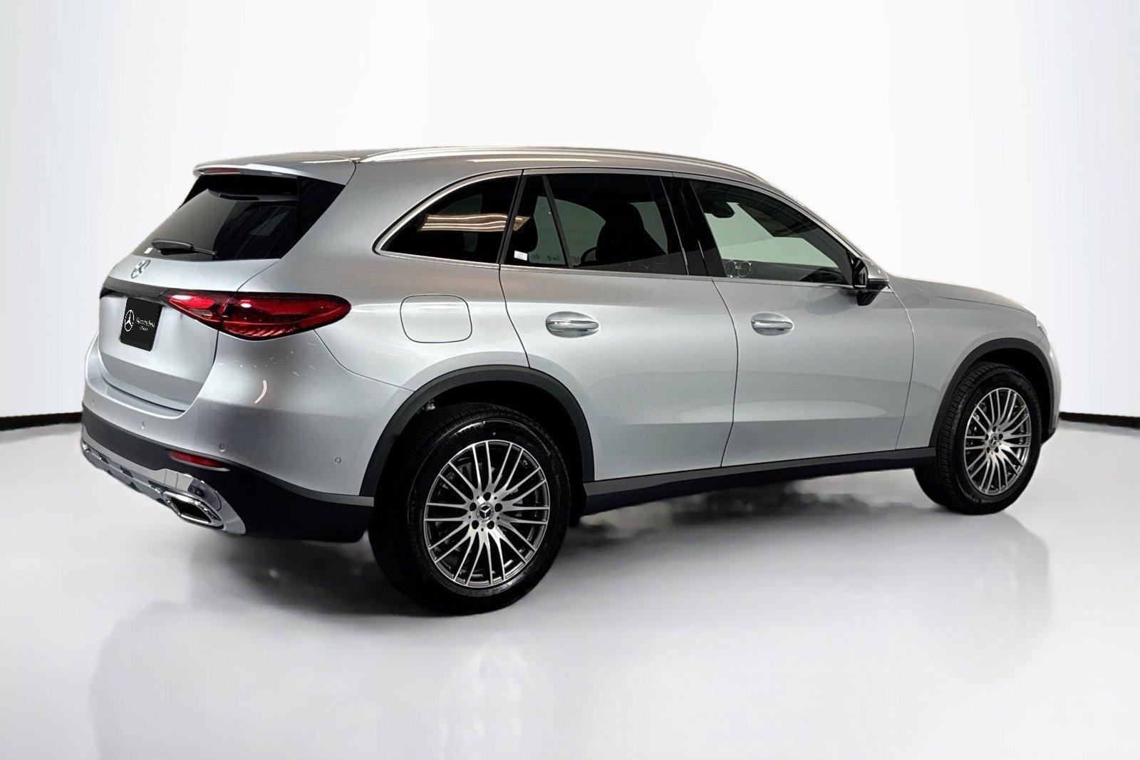 New 2026 Cirrus Silver Metallic Mercedes-Benz GLC 300 image 5