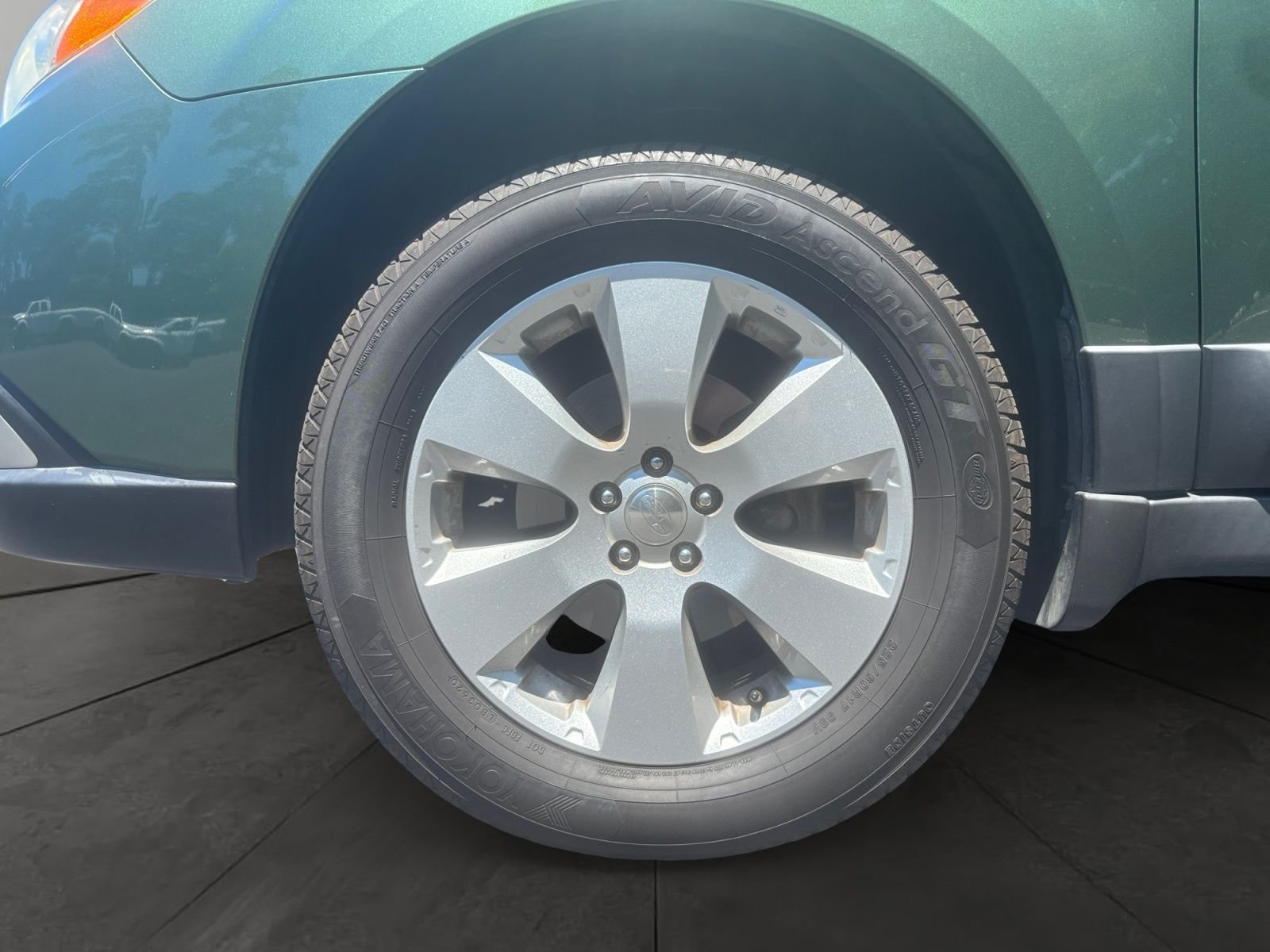 Used 2010 Green Subaru 2.5i Premium image 14