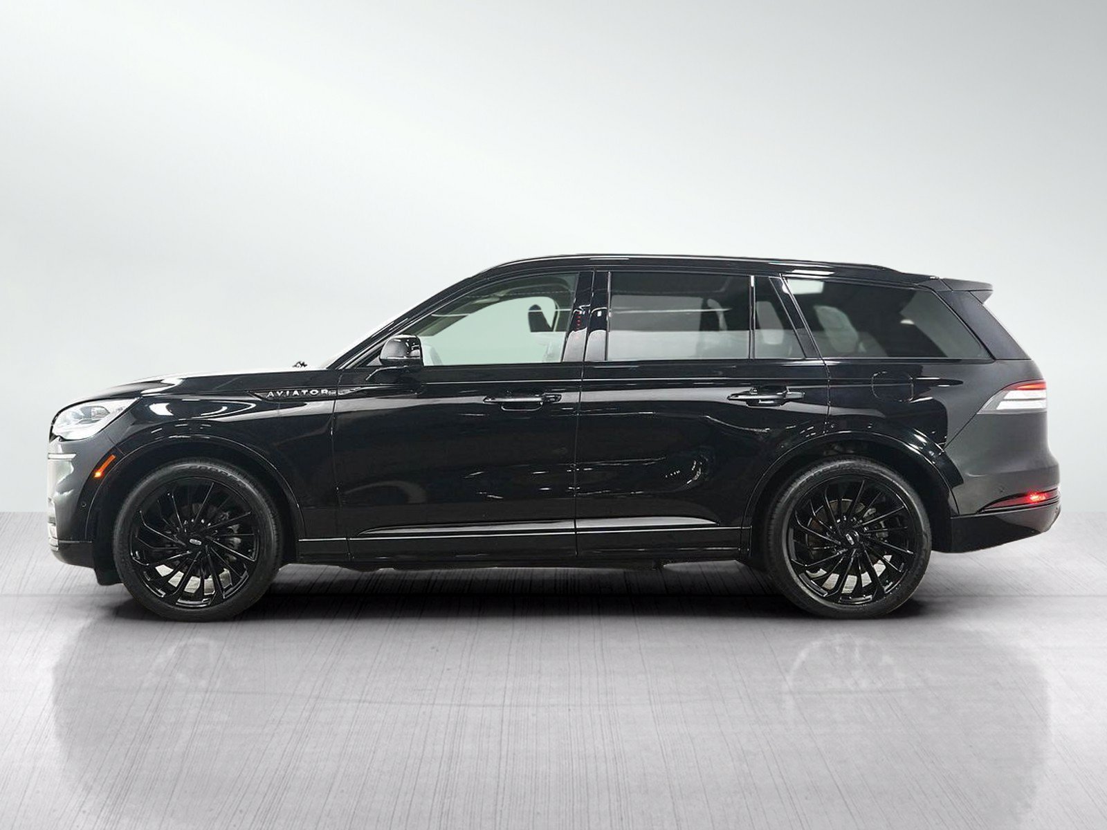 Used 2023 Lincoln Aviator Reserve with VIN 5LM5J7XC1PGL00720 for sale in Burnsville, Minnesota