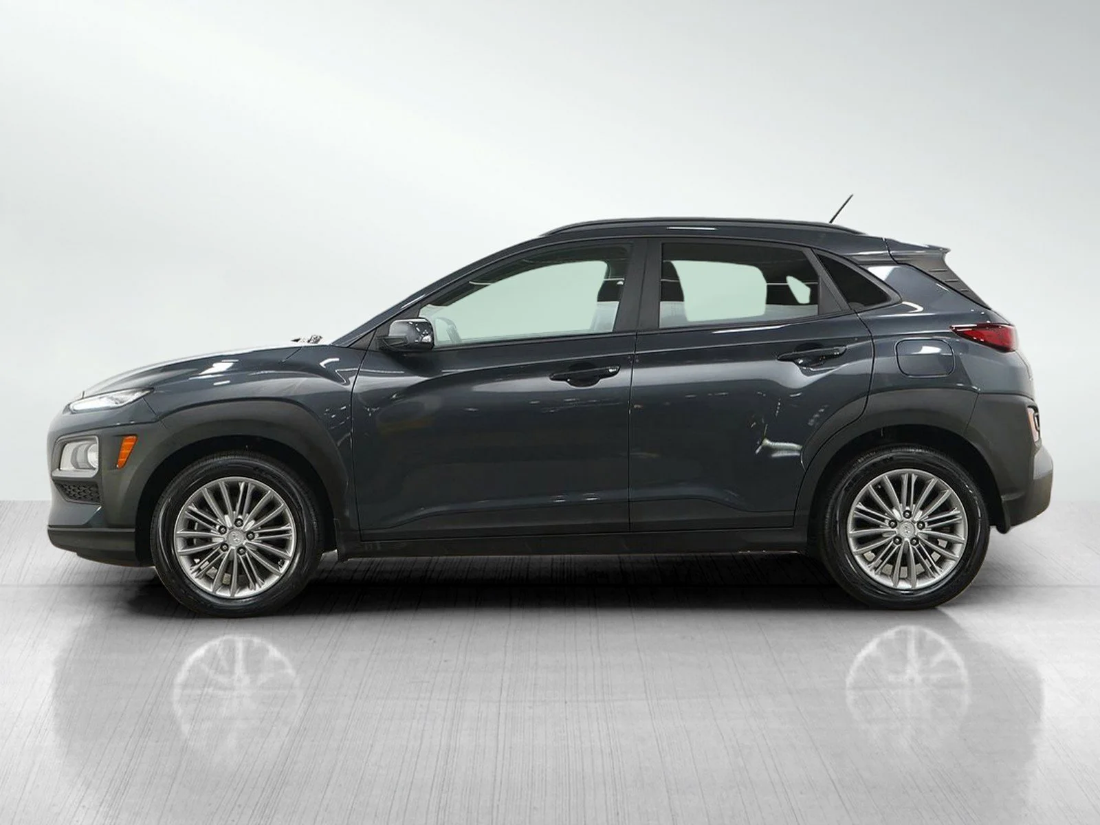 Used 2021 Hyundai Kona SEL with VIN KM8K2CAA0MU603682 for sale in Wayzata, Minnesota