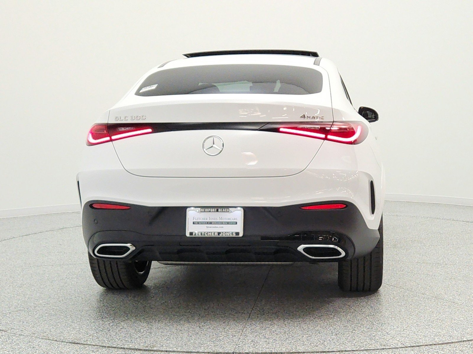 New 2026 MANUFAKTUR Moonlight White Metallic Mercedes-Benz GLC 300 4MATIC® Coupe image 6