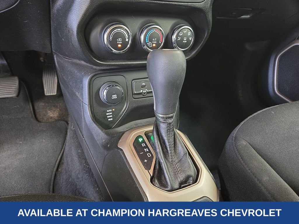 Used 2015 Colorado Red Jeep Latitude image 21