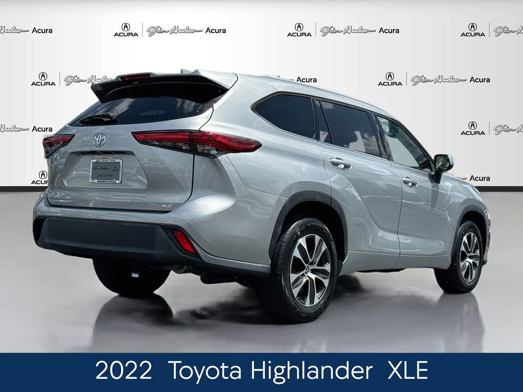 Used 2022 Silver Toyota XLE image 7