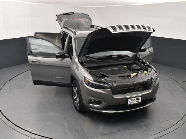 Used 2022 Gray Jeep Limited image 25