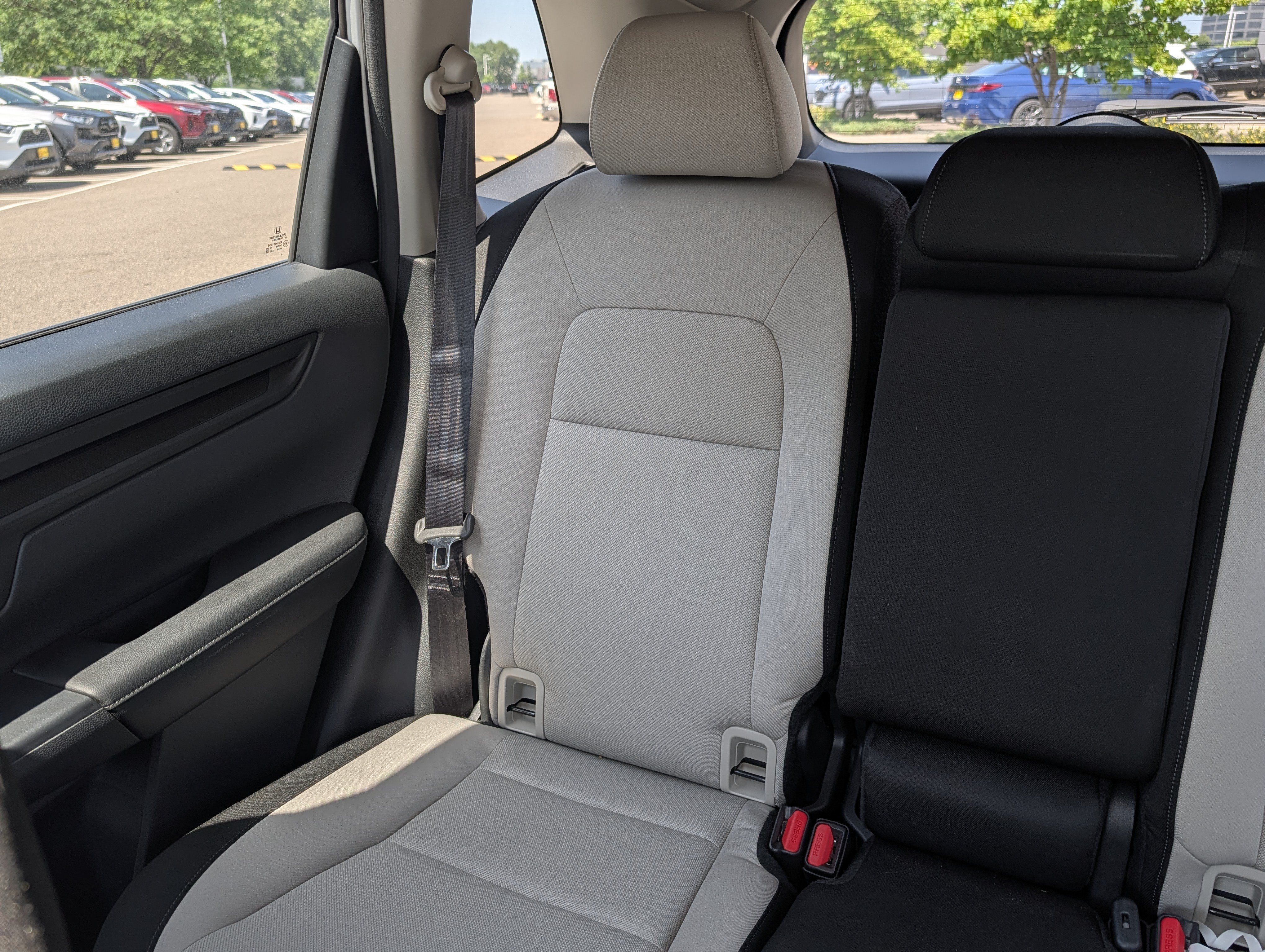 Used 2023 Platinum White Pearl Honda EX image 12