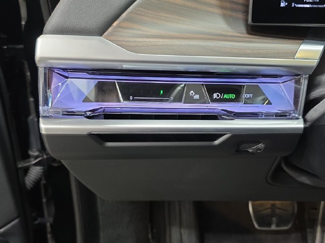 Certified Used 2025 Black Sapphire Metallic BMW 760i xDrive image 23