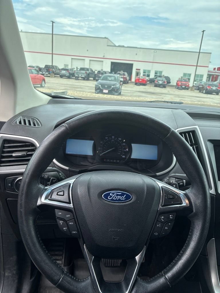 Used 2020 Grey Ford SEL image 6