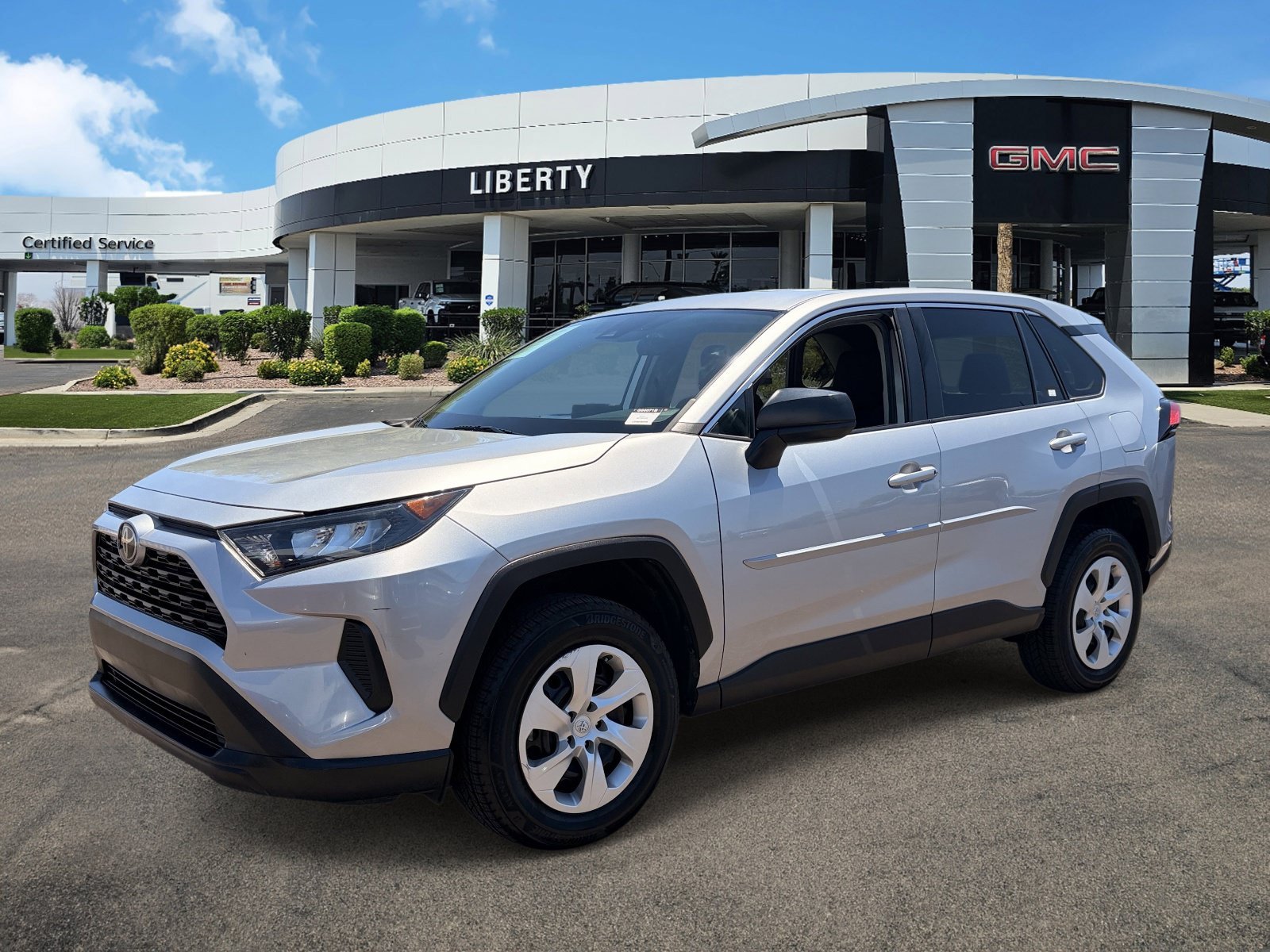 Used 2022 Silver Toyota LE image 26