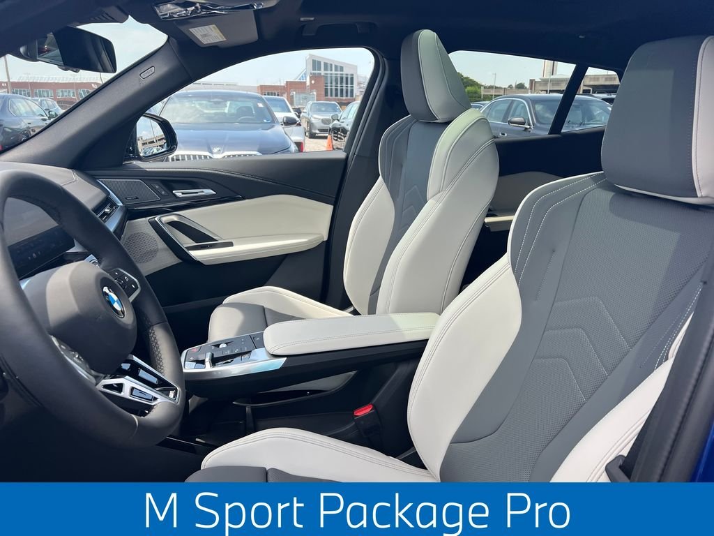 Used 2026 Blue BMW xDrive28i image 3