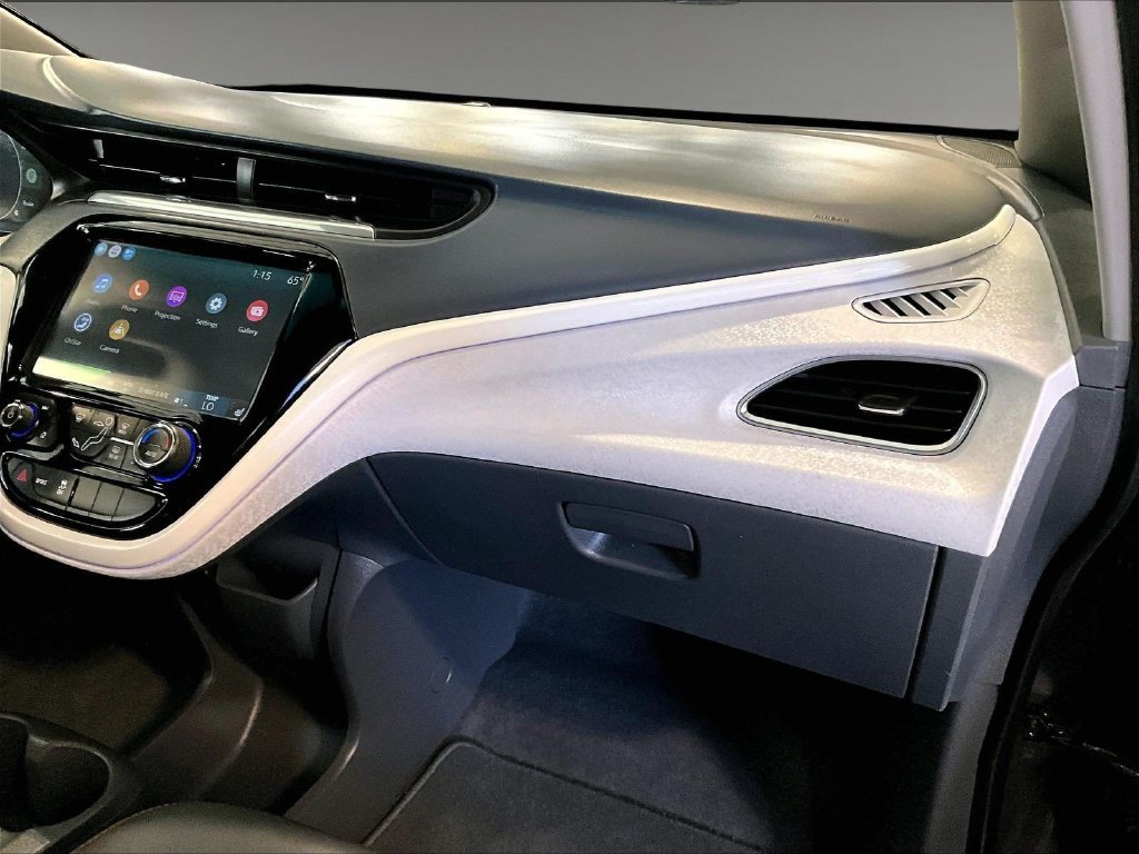Used 2018 Gray Chevrolet Premier image 13
