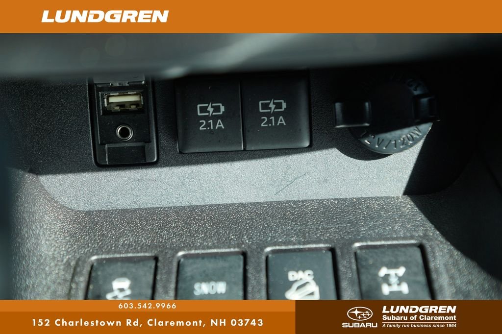 Used 2018 Silver Toyota XLE image 23