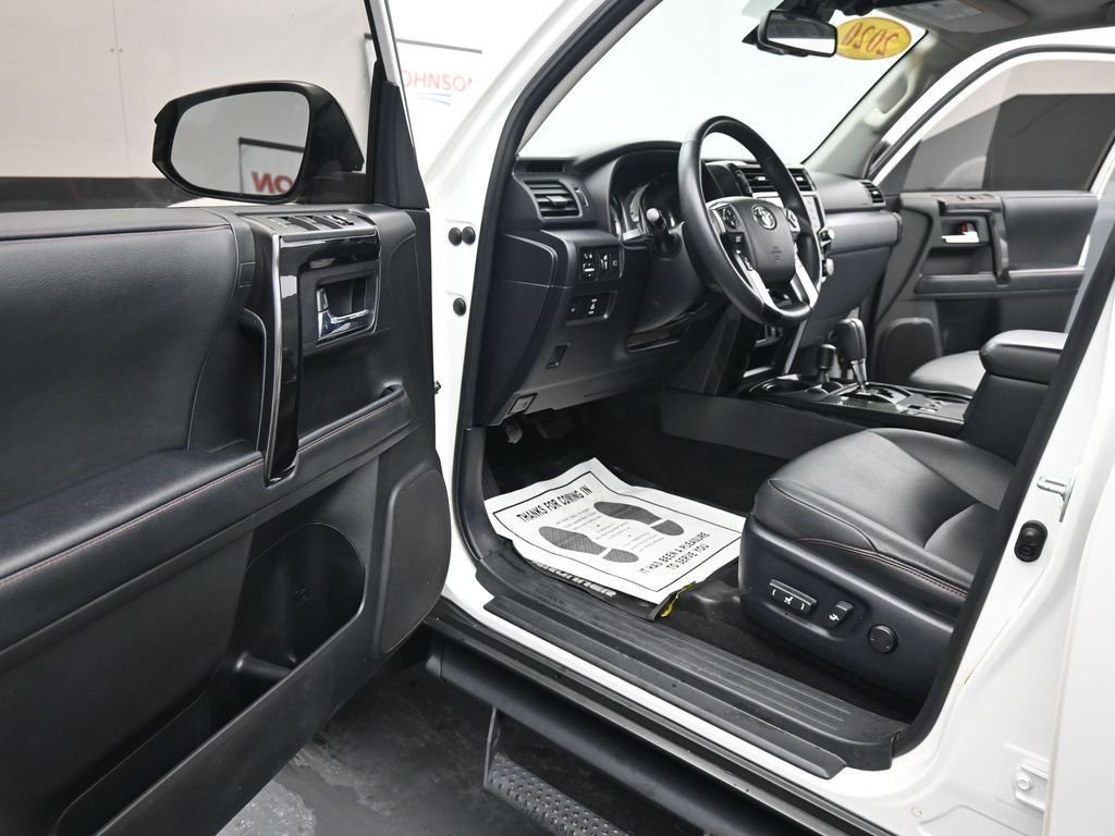 Used 2020 White Toyota Venture image 15