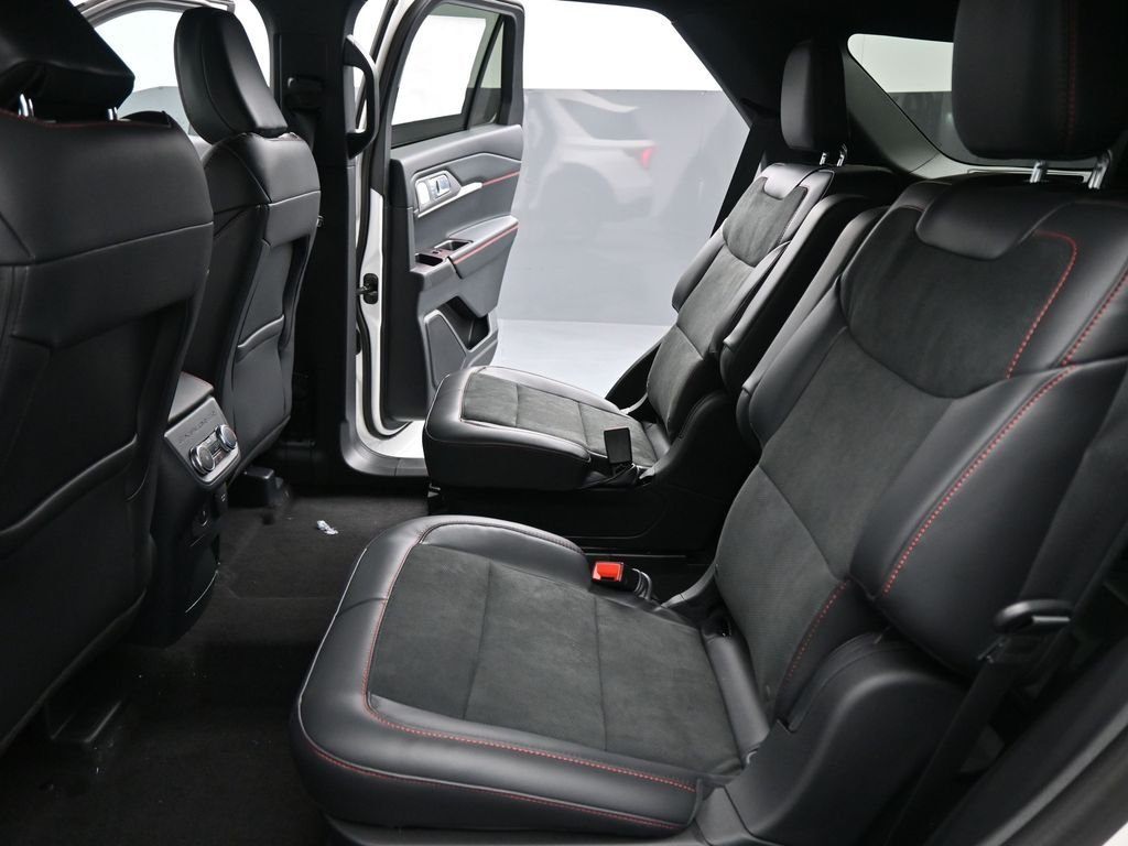 New 2025 Star White Metallic Tri-Coat Ford ST image 23