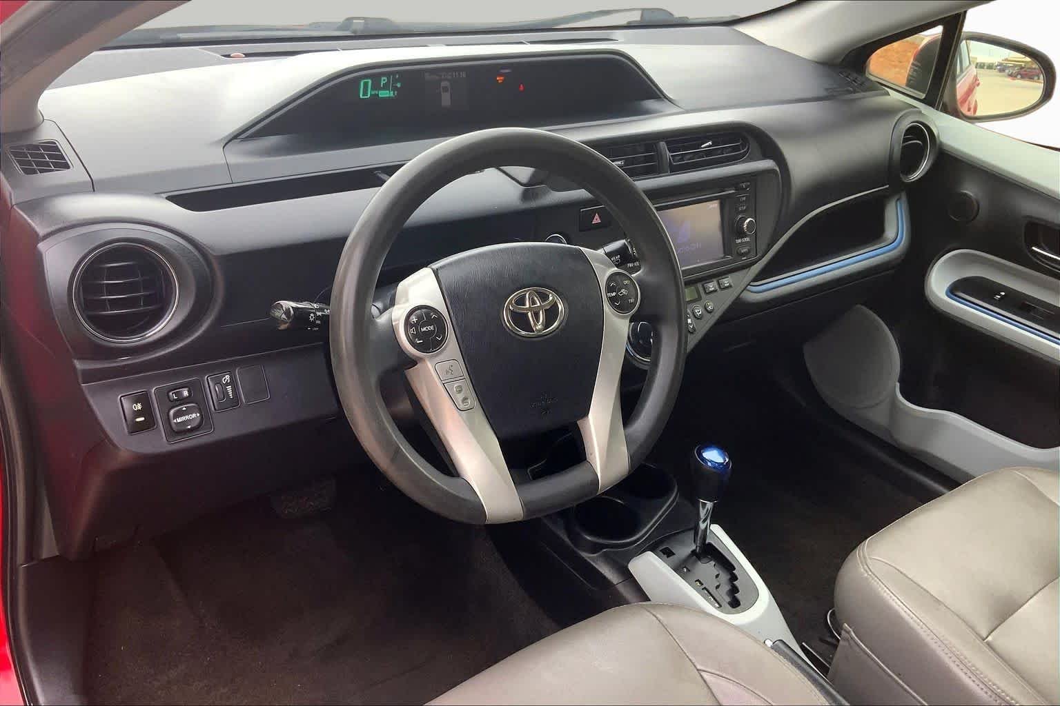 Used 2013 Absolutely Red Toyota Three image 17
