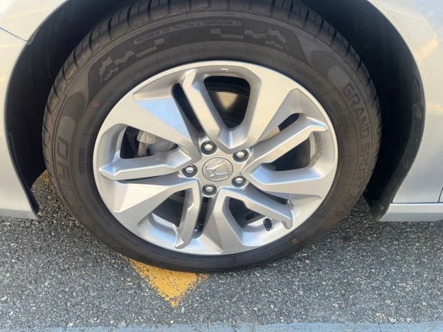 Certified Used 2020 Lunar Silver Metallic Honda LX image 9