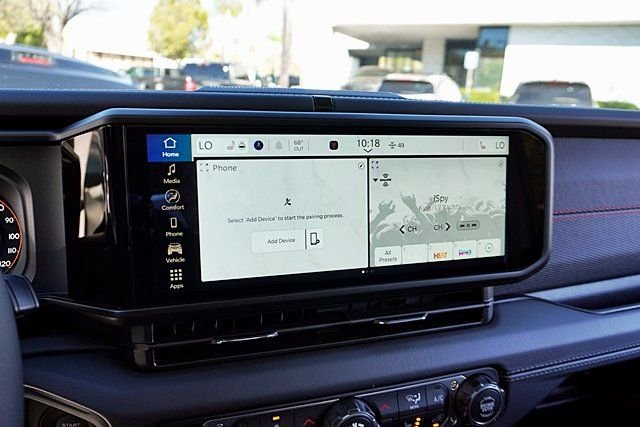 New 2026 Bright White Clear-Coat Exterior Paint Jeep Rubicon image 28