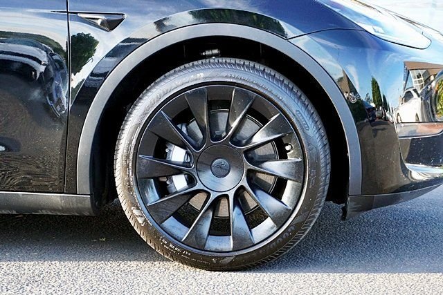 Used 2020  Tesla Long Range image 7