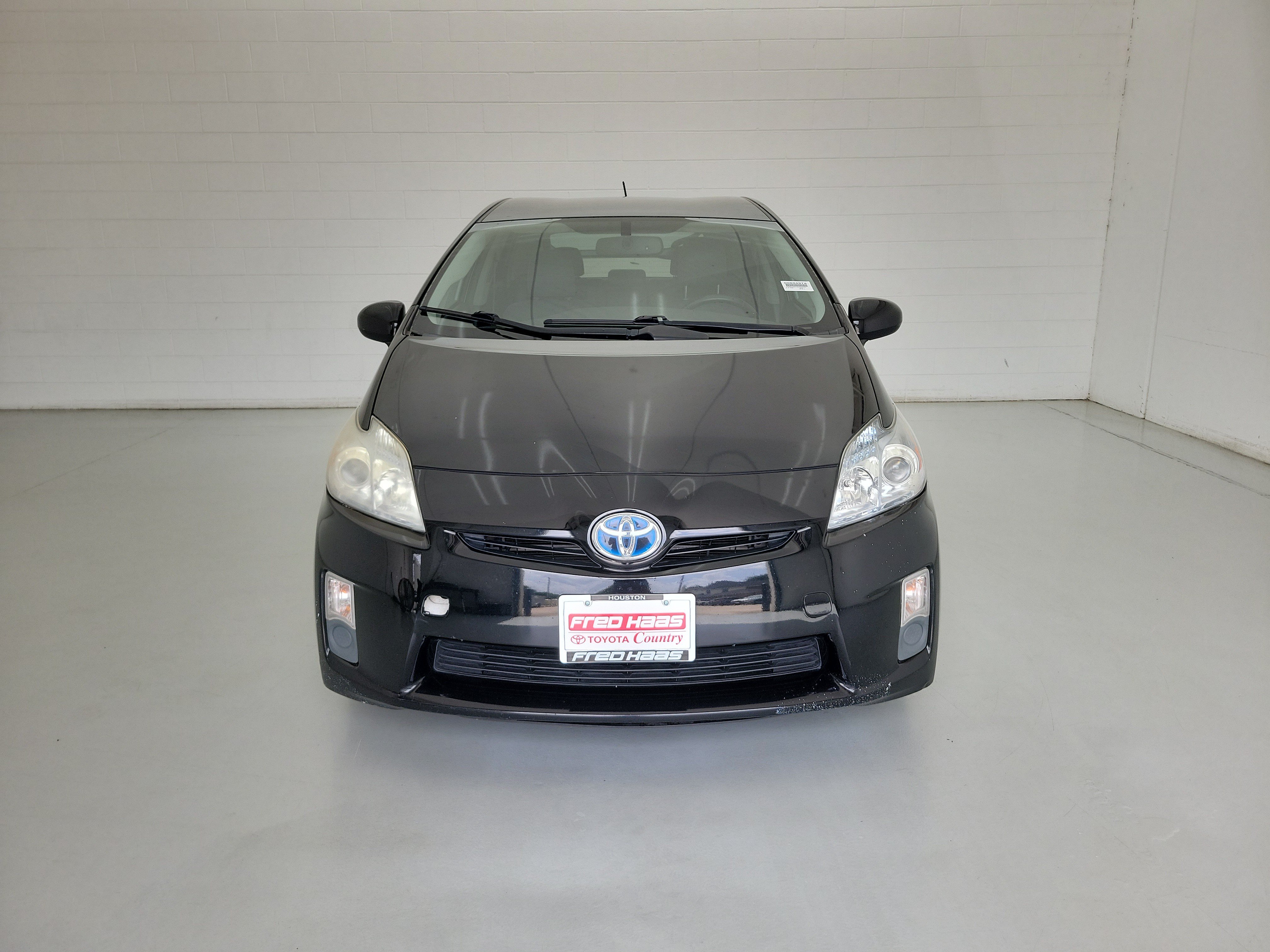 Used 2010 Black Toyota IV image 3