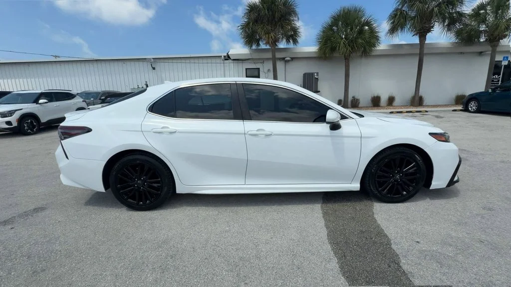Used 2021 White Toyota SE image 9
