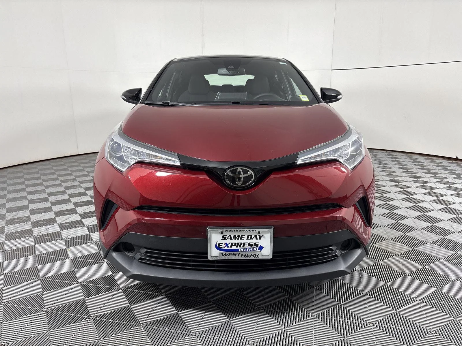 Used 2019 Ruby Flare Pearl w/Black Roof Toyota XLE image 2
