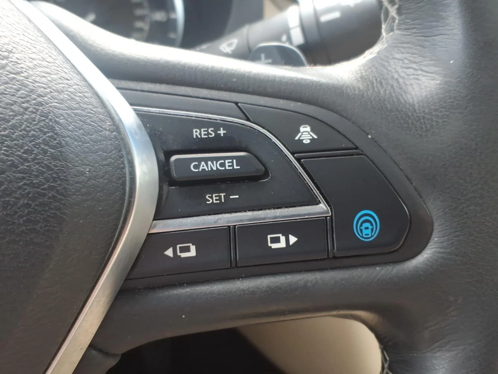 Certified Used 2020 Gray INFINITI Sensory image 15