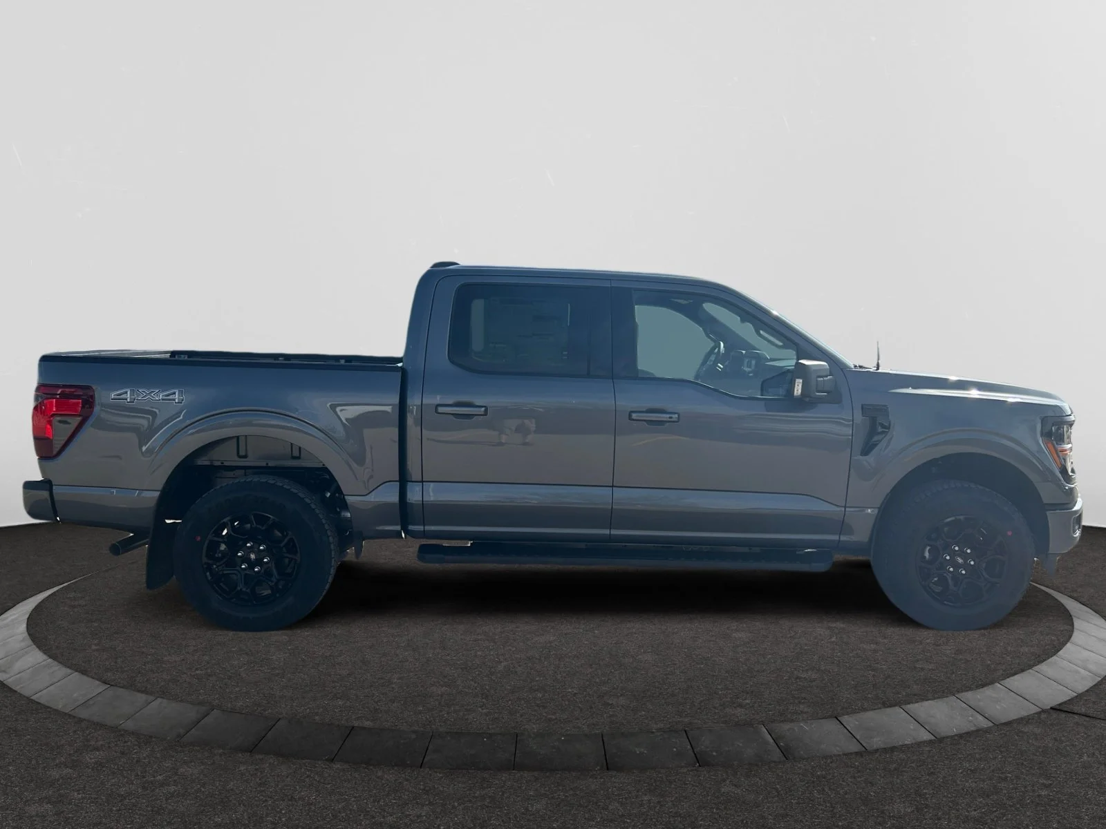 New 2026 Carbonized Grey Metallic Ford XLT image 6