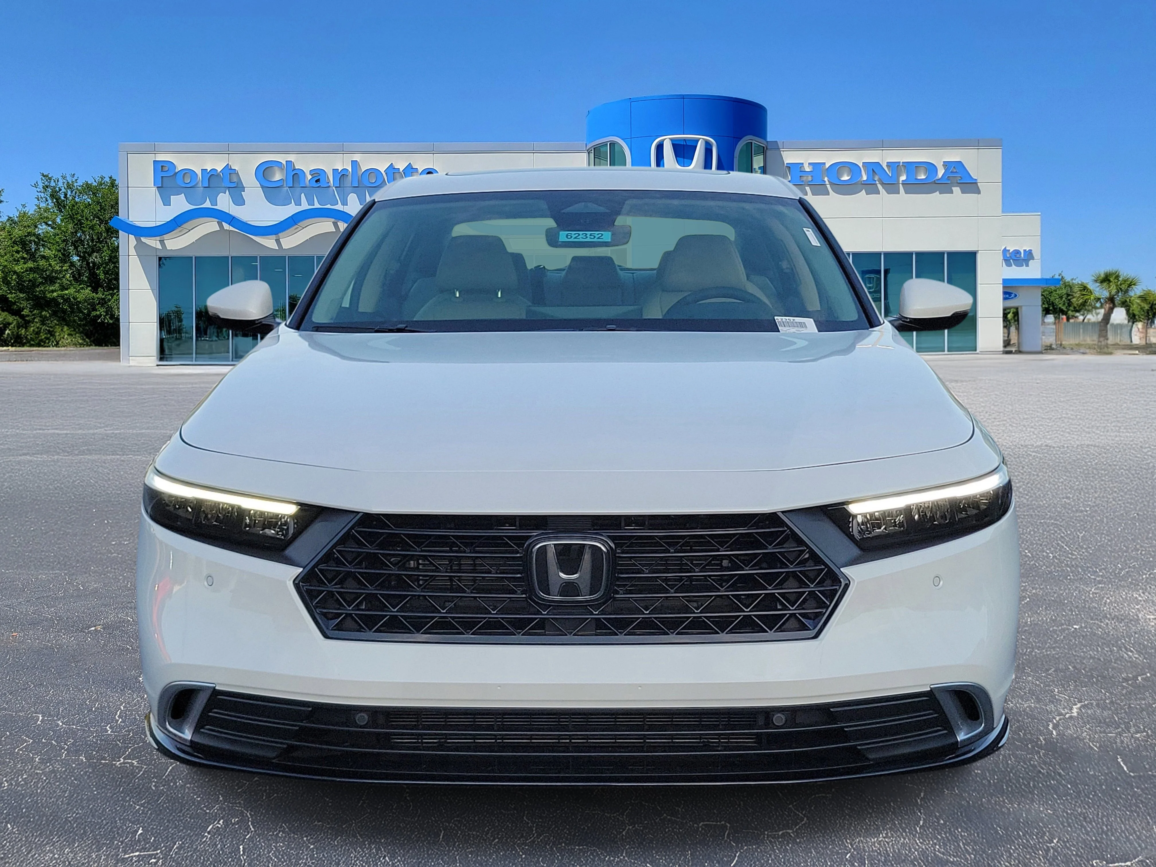 New 2026 Platinum White Pearl Honda Touring image 3