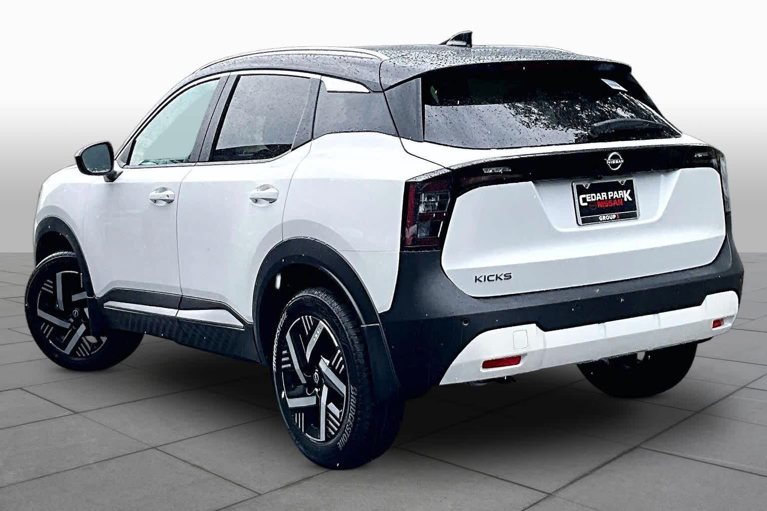 New 2026 Aspen White Tricoat/Super Black Nissan SV image 12