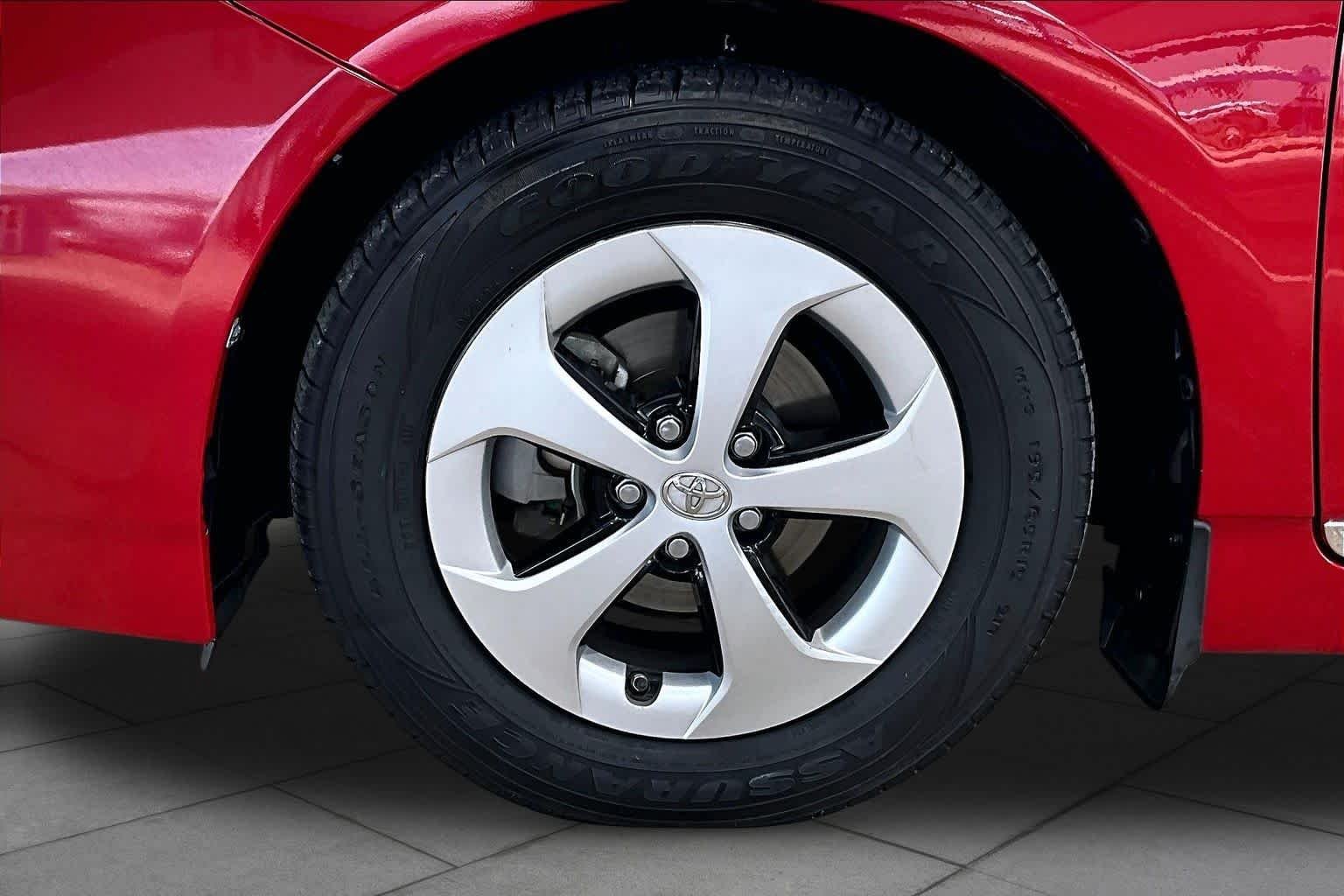 Used 2015 Barcelona Red Metallic Toyota Four image 11