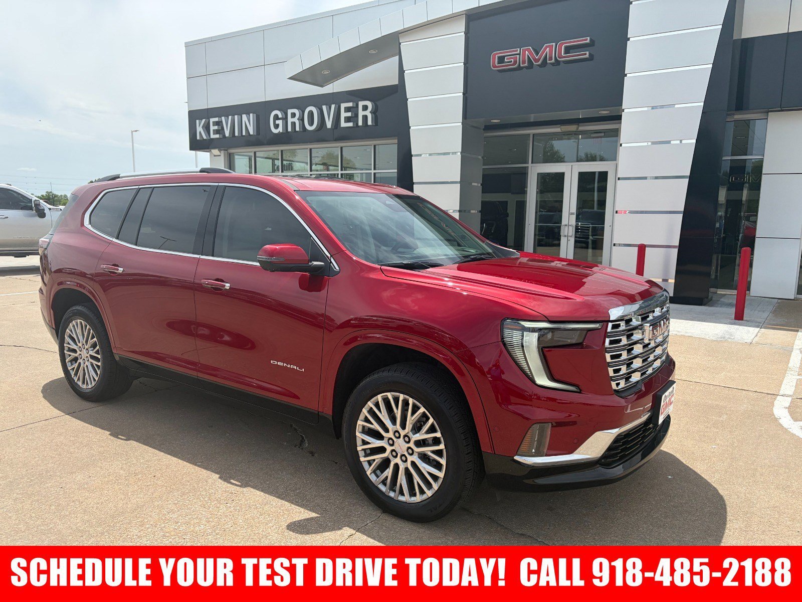 2026 GMC Acadia Denali FWD's photo