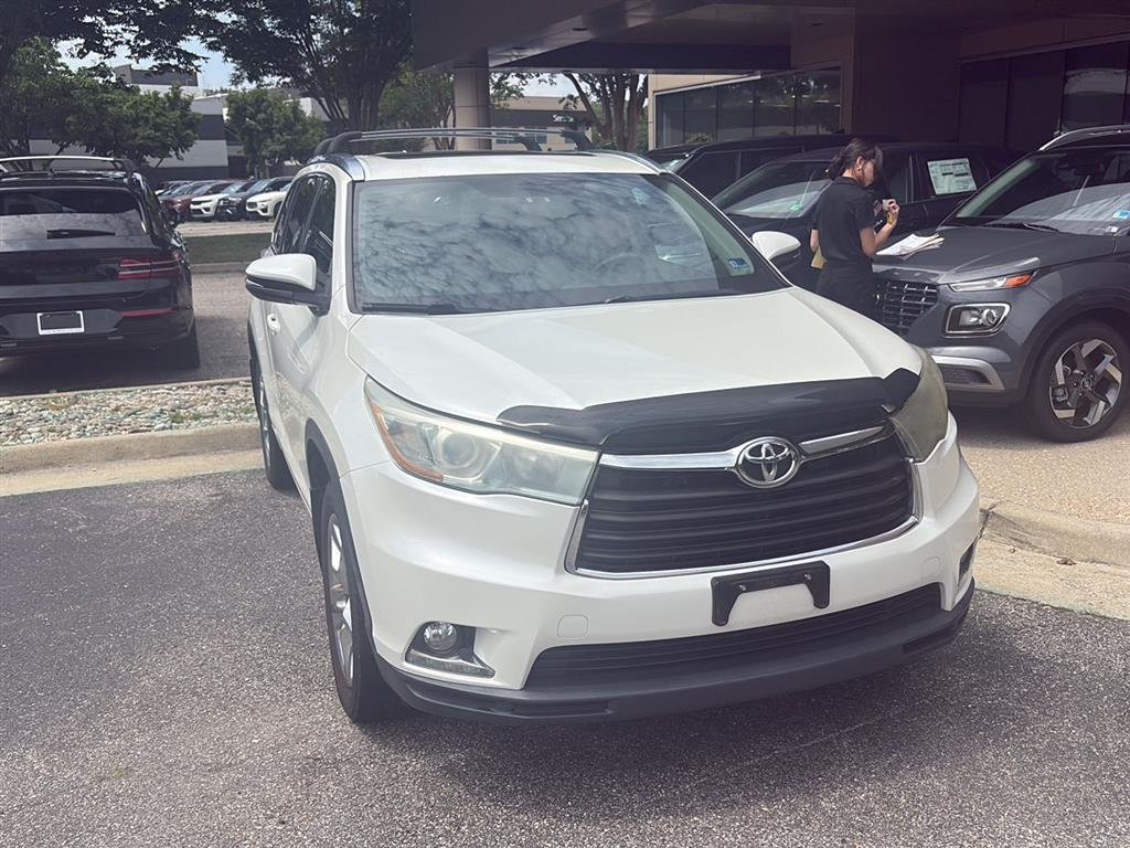 Used 2014 WHITE TOYOTA  image 2