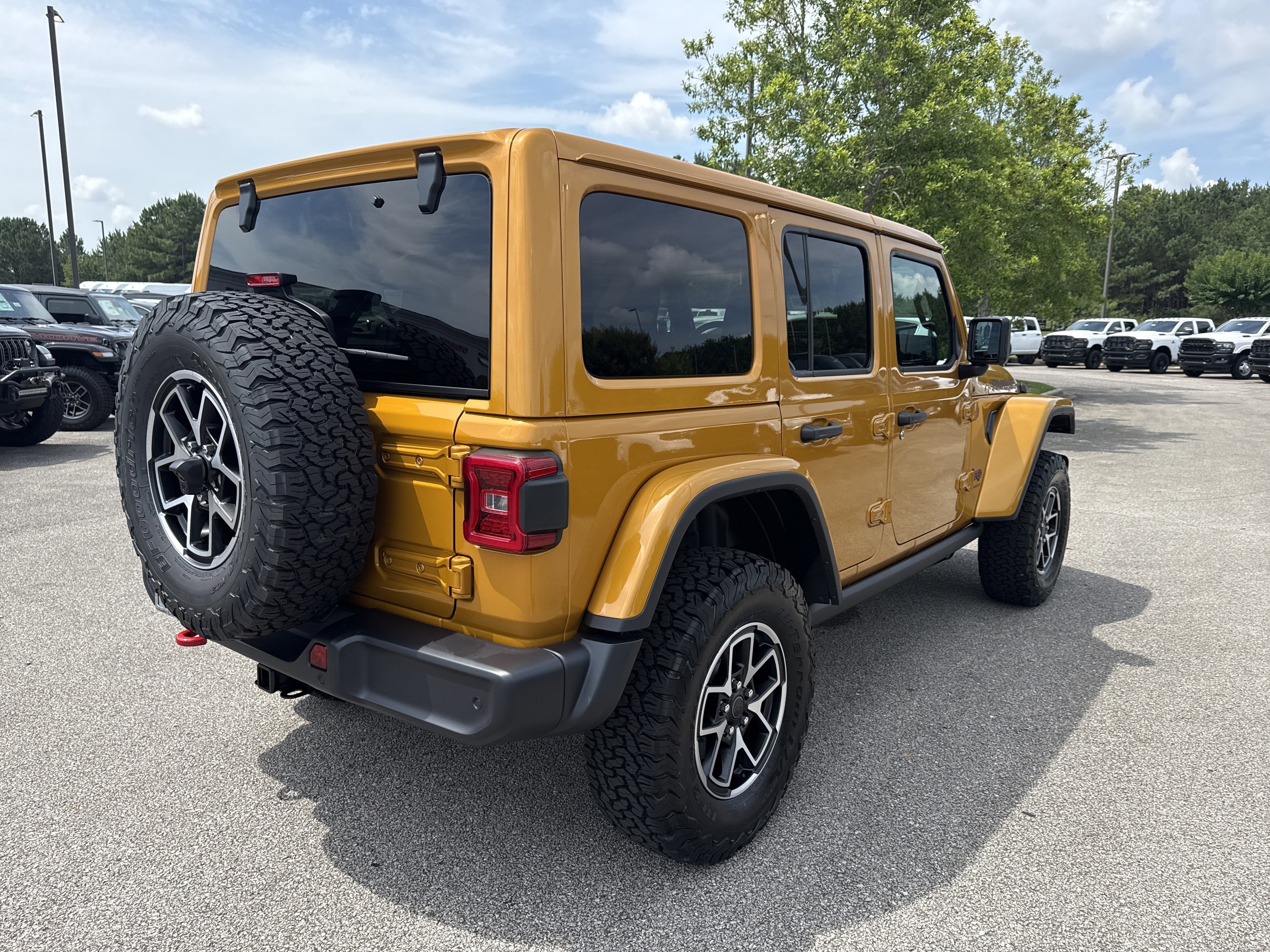 New 2026 Goldilocks Jeep Rubicon image 7