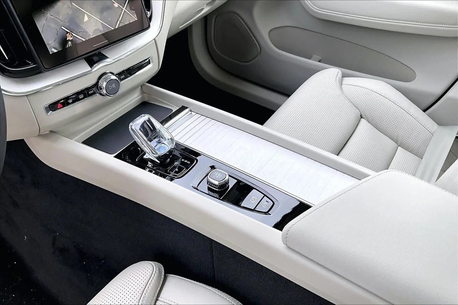 New 2026 Denim Blue Volvo Ultra image 10