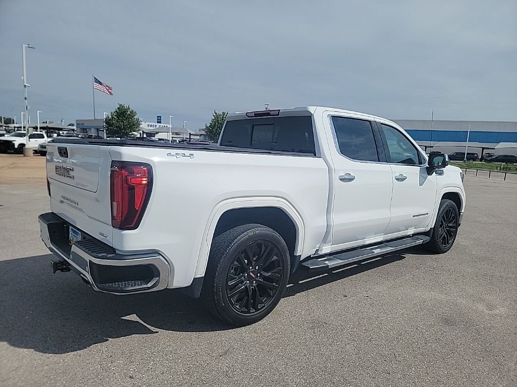 Used 2024 White GMC SLT image 4