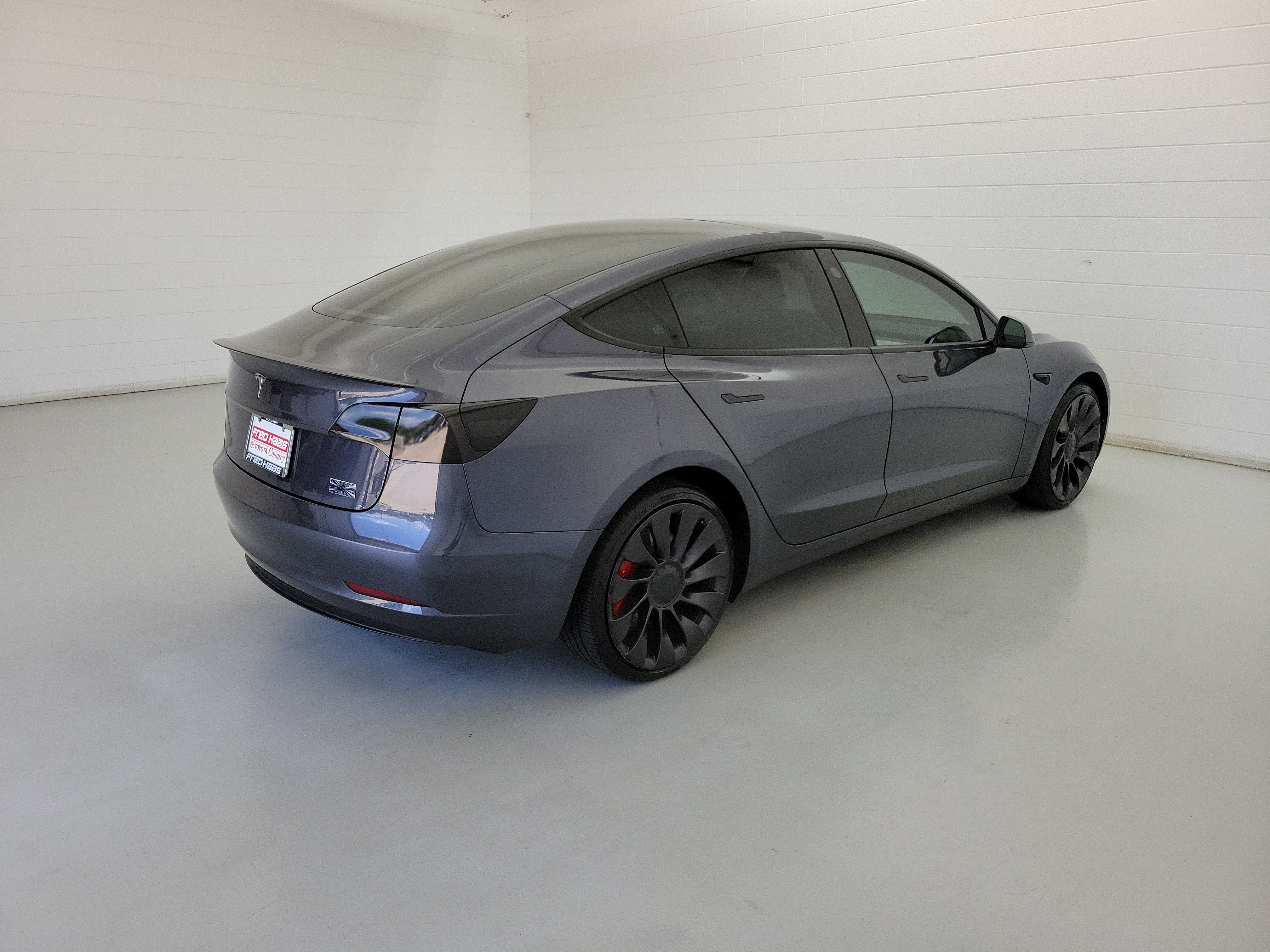 Used 2023  Tesla Performance image 5