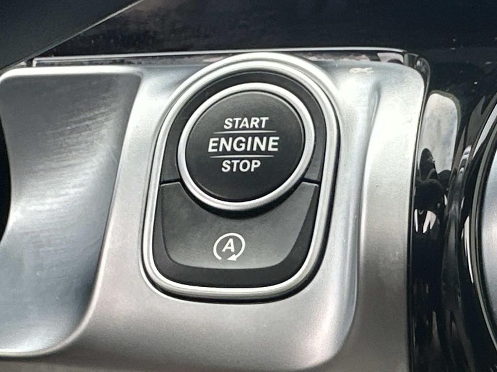 Used 2023  Mercedes-Benz GLB 250 image 26
