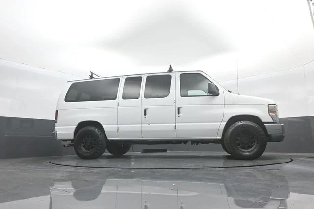 Used 2012 Oxford White Ford XLT image 30