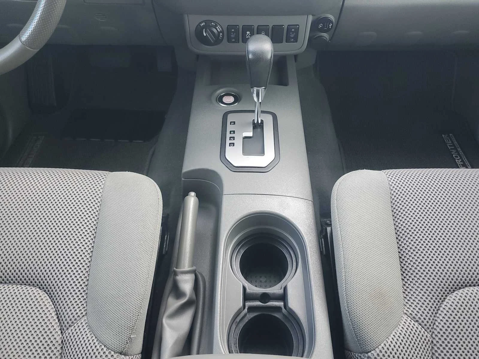 Used 2020  Nissan SV image 17
