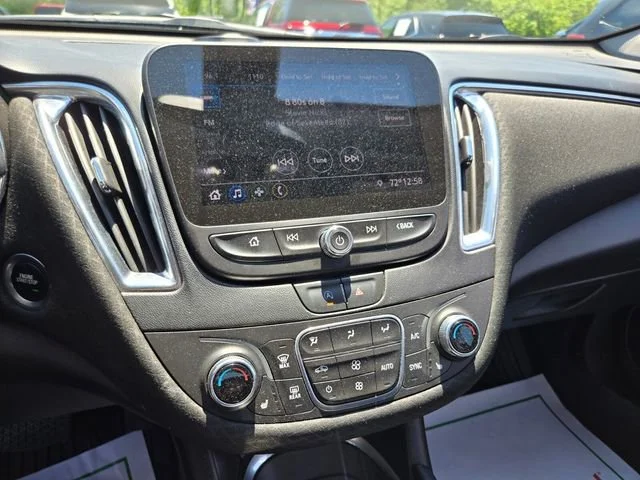 Used 2020 SUMMIT WHITE Chevrolet LT image 26