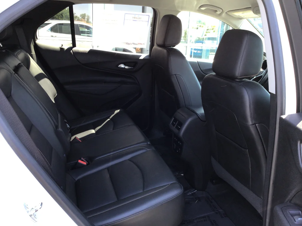 Used 2018 SUMMIT WHITE Chevrolet Premier image 8