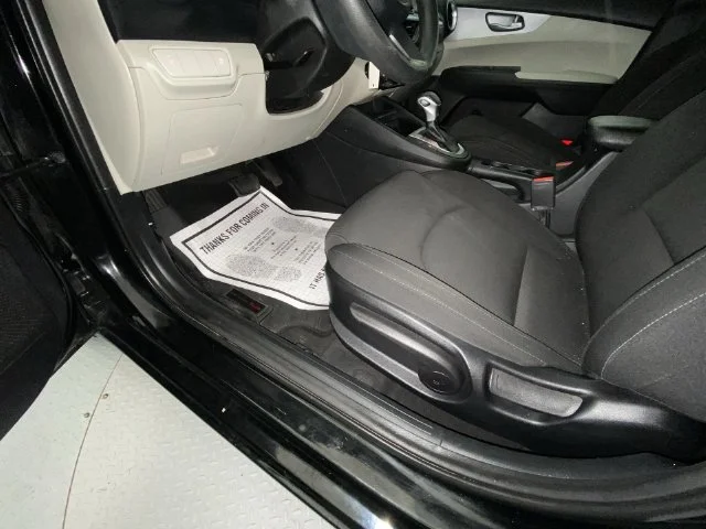 Used 2023 Black Kia LXS image 12