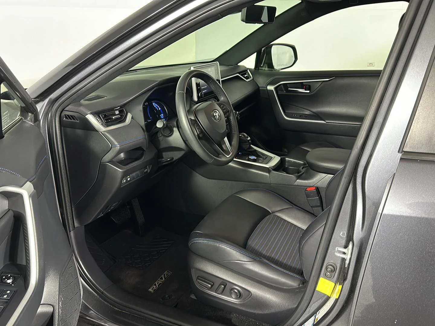 Used 2019 Magnetic Gray Metallic w/Black Roof Toyota XSE image 11