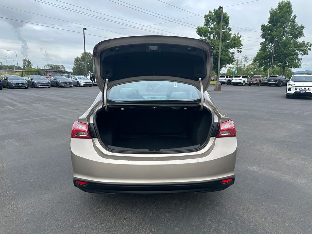 Used 2022 Gray Chevrolet LT image 11