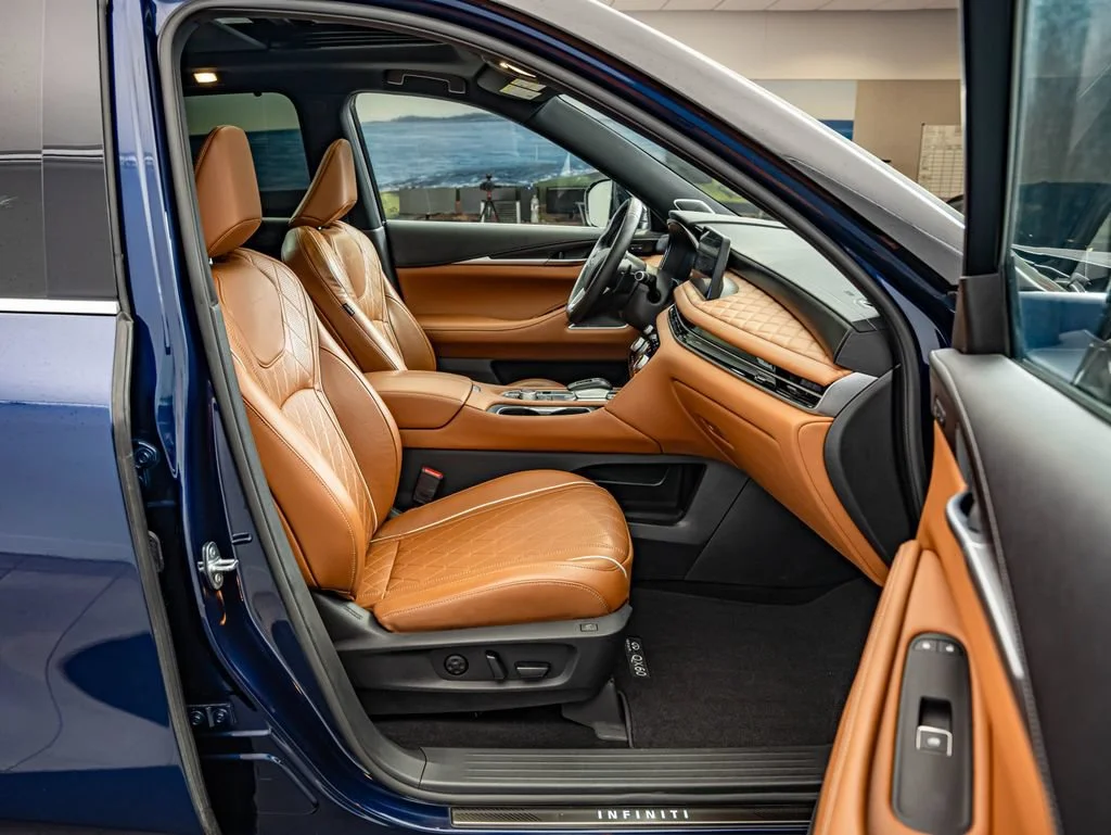 Used 2023 Grand Blue/Black Obsidian INFINITI Autograph image 39