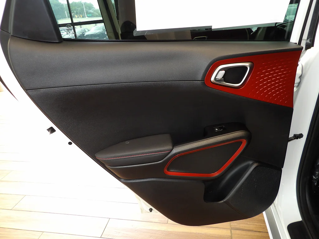 Used 2023 Snow White Pearl Kia GT-Line image 21