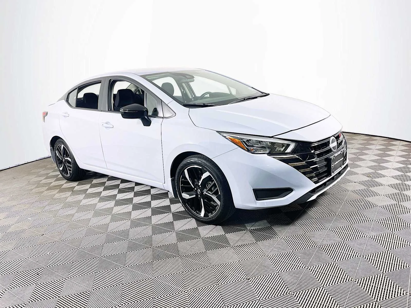 Certified Used 2025 Gray Sky Pearl Nissan SR image 3