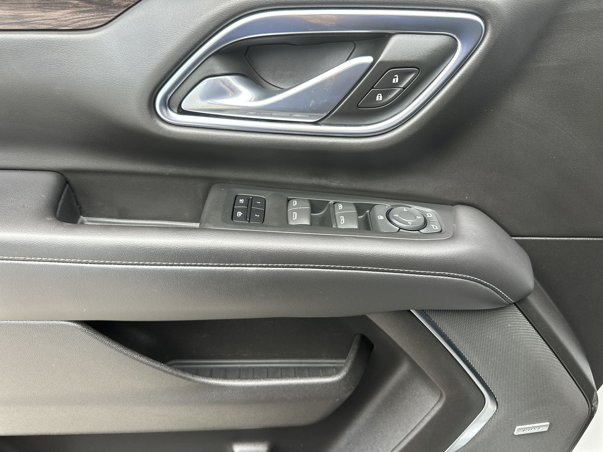 Used 2021 SUMMIT WHITE Chevrolet Z71 image 23