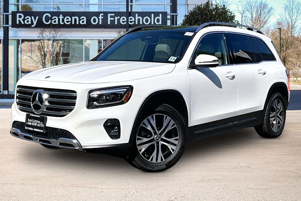 2026 Mercedes-Benz GLB GLB 250 4MATIC's photo