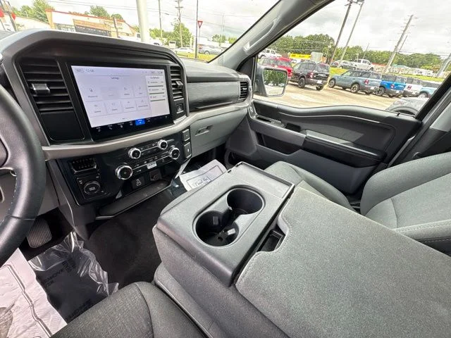 Certified Used 2025 Iconic Silver Metallic Ford XLT image 19